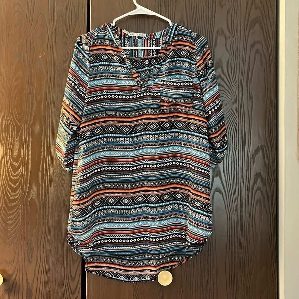 Cupid’s Diary multi-colored Aztec top. Size Small.
